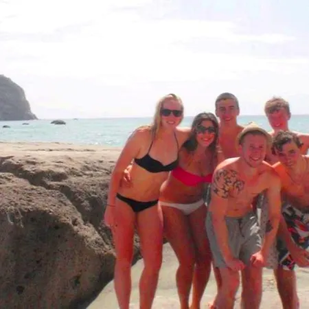 بيت شباب Paradise Beach -