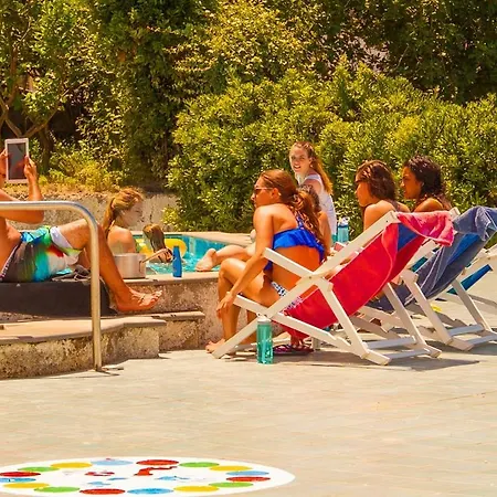 بيت شباب Paradise Beach - ايسكيا
